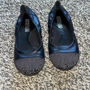 Kenneth Cole Reaction shoes. Size 1